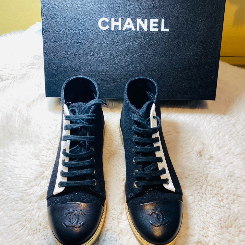 CHANEL Black and White High-Top Sneakers - Picture 12 of 14